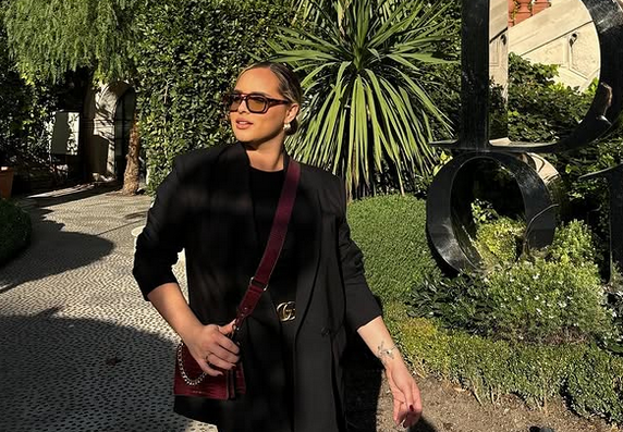 Naša poznata influenserka podelila najlepše vesti! Stotine hiljada fanova je pratilo njeno odrastanje, a sada je otkrila da je trudna (FOTO) 1 Screenshot 2025 04 09 114344