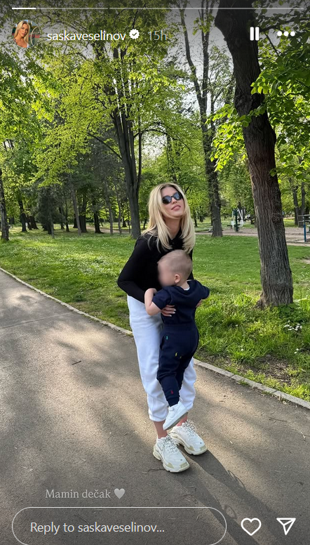 "Mamin dečak": Saška Veselinov dirljivom objavom pokazala kako uživa sa svojim naslednikom, prizor oduševio sve (FOTO) 2 Screenshot 2025 04 17 122206