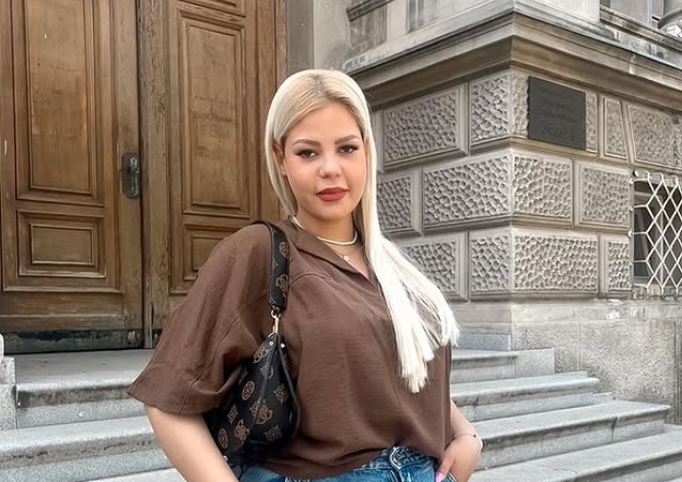 Naša influenserka završila u hitnoj, pa pobesnela zbog situacije u kojoj se našla: "Na ovakve stvari nikada neću ćutati, ovo je bruka za celu bolnicu!" (FOTO) 1 Screenshot 2025 04 25 121617