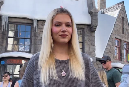 Preživela je pakao u detinjstvu i mislila da njen košmar nikada neće prestati: Kako je popularna influenserka pobegla iz porodične “kuće užasa” i postala jedna od najinspirativnijih internet zvezda 2 Screenshot 2025 04 29 122045