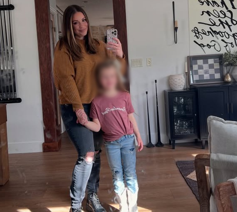 Bizarna nesreća dovela do tragičnog ishoda! Influenserka podelila detalje o smrti sina, jednim potezom izazvala žestoku osudu (FOTO) 2 blur photo.com 1743588664