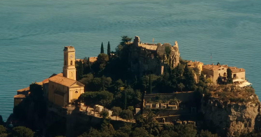 Porodične tajne, manipulacije i ubistvo: Zašto fanovi ne mogu da se zasite nove Netflixove triler serije "Under a Dark Sun" 3 Screenshot 2025 07 16 105142