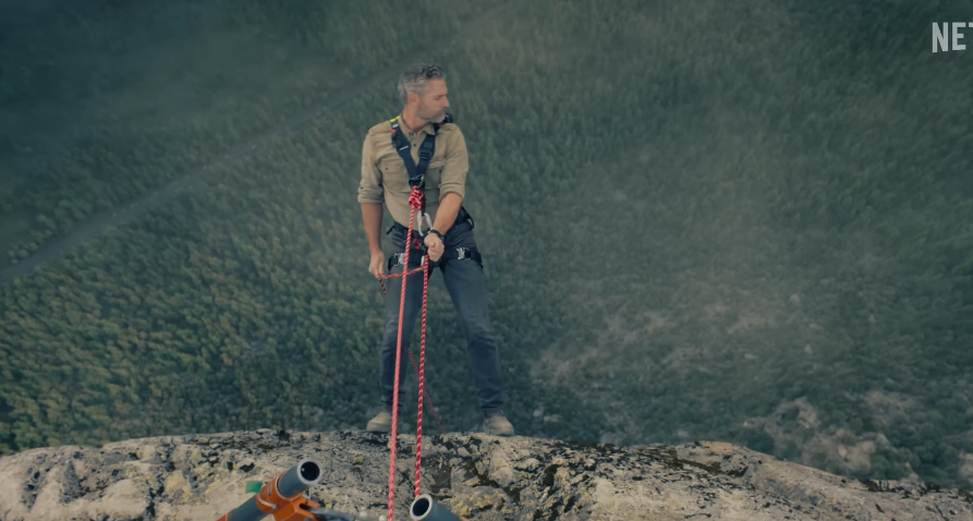 Gledaoci Netflixa "navučeni" na novu mini-seriju ocenjujenu sa 10/10: Gleda se u dahu, a o njenoj uvodnoj sceni bruji svet 1 Screenshot 2025 07 21 113549