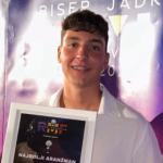 Veliko priznanje za Pavla Vasiljevića: Pesma „Odlazim“ nagrađena za najbolji aranžman na festivalu Biser Jadrana u Tivtu 12 Screenshot 2025 07 21 134538