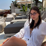 Una Čolić ne prestaje da privlači pažnju: Novi selfi Čoline ćerke pokrenuo lavinu komentara, jedan luksuzni detalj svima je zapao za oko (FOTO) 7 Screenshot 2025 08 06 104552