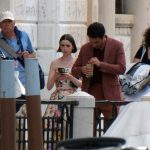 Neočekivana tragedija na setu serije "Emily in Paris"! Netflix nakratko prekinuo snimanje, produkcija ostala bez ključnog člana 4 profimedia 1030853432