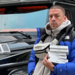 "Što ste ljubomorni, ljudi?": Baka Prase pred kamerama izbrojao cifru od koje će vam se zavrteti u glavi, usledila lavina brutalnih prozivki (VIDEO) 6 Screenshot 2025 09 10 111903