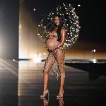 Ko je trudna manekenka koja je otvorila Victoria's Secret reviju? Otkrivena je u frizerskom salonu, a danas je milionerka i preduzetnica 15 profimedia 1045816634