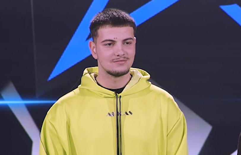Strahinja Kotlaja podelio nepoznate detalje iz privatnog života: Priznao čime se bavio pre takmičenja, pa otkrio koja koleginica iz Show-a mu je najlepša 2 Screenshot 2025 11 06 152126